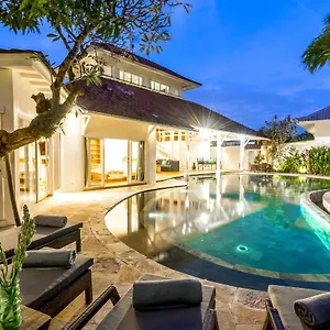 La Oberoi Villa